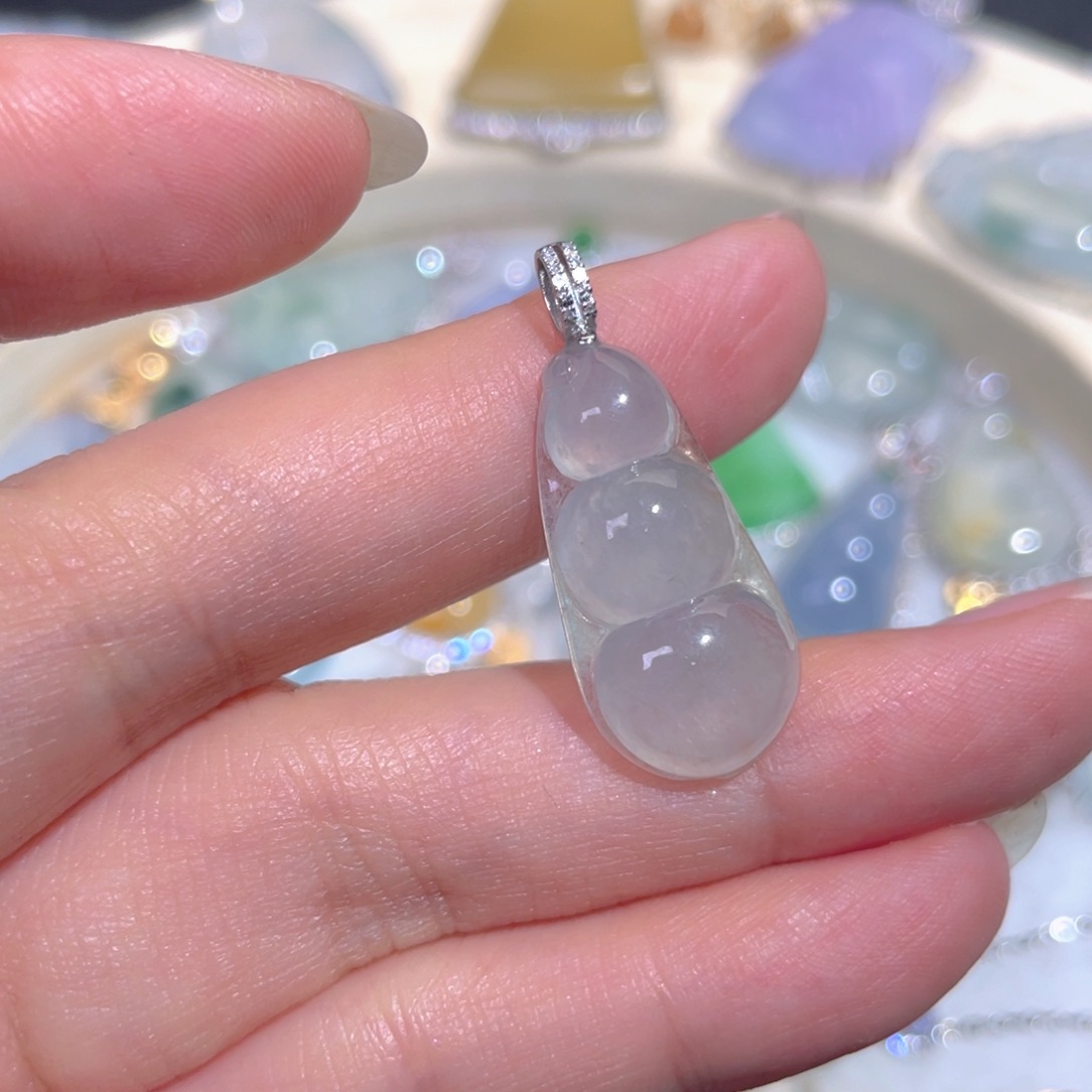 颈饰18K金镶嵌翡翠翡翠