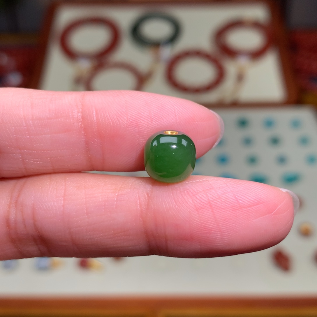 和田玉（碧玉）颈饰未镶嵌