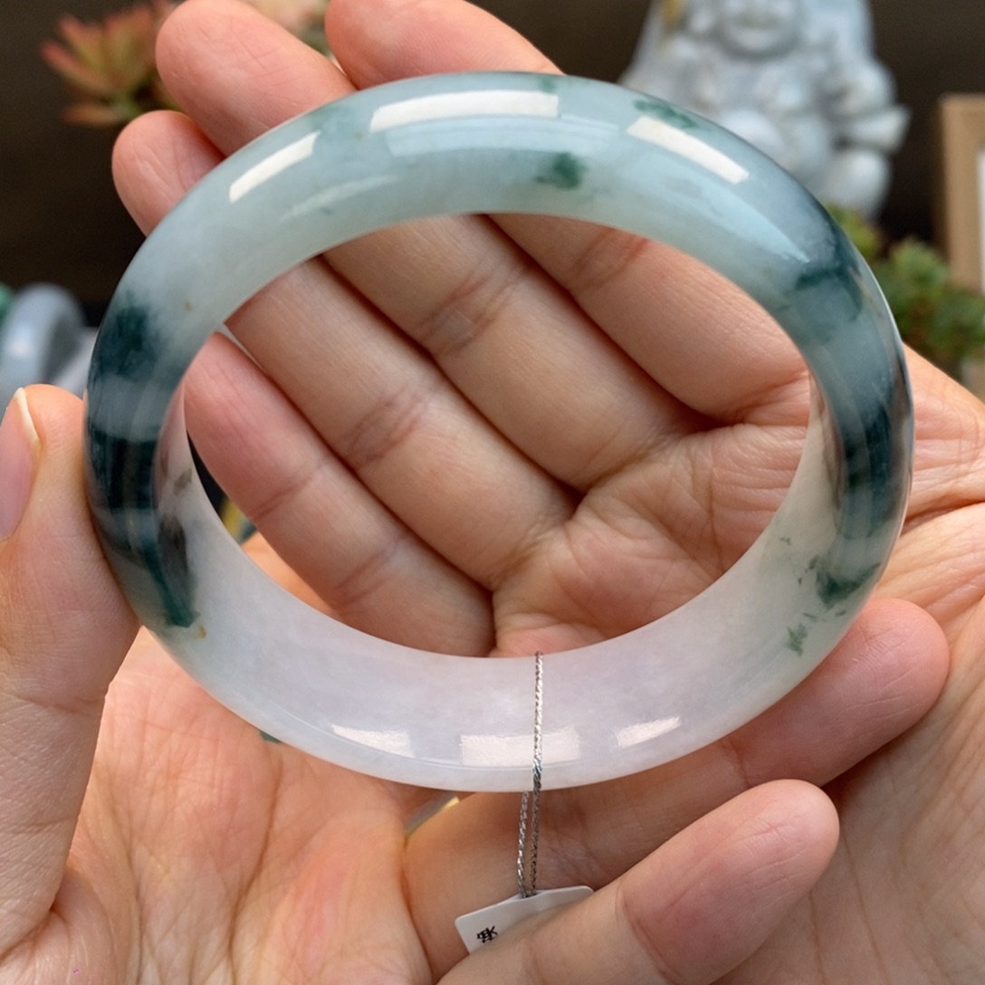 翡翠手镯未镶嵌天然