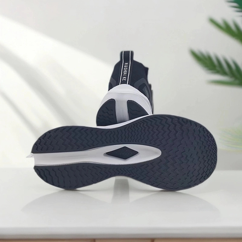 品牌断码耐磨男公路减震夏季透气跑步鞋休闲碳板运动鞋女9