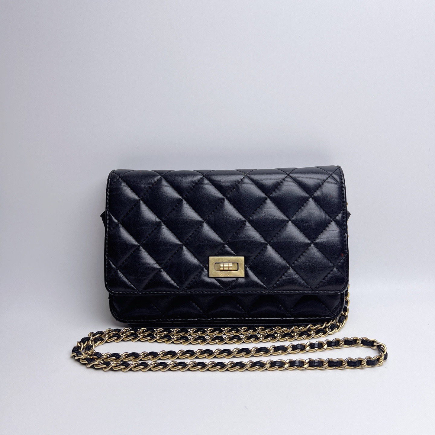 95新 Chanel/香奈儿 黑金牛皮链条包 尺寸约19x12cm 镭射25 