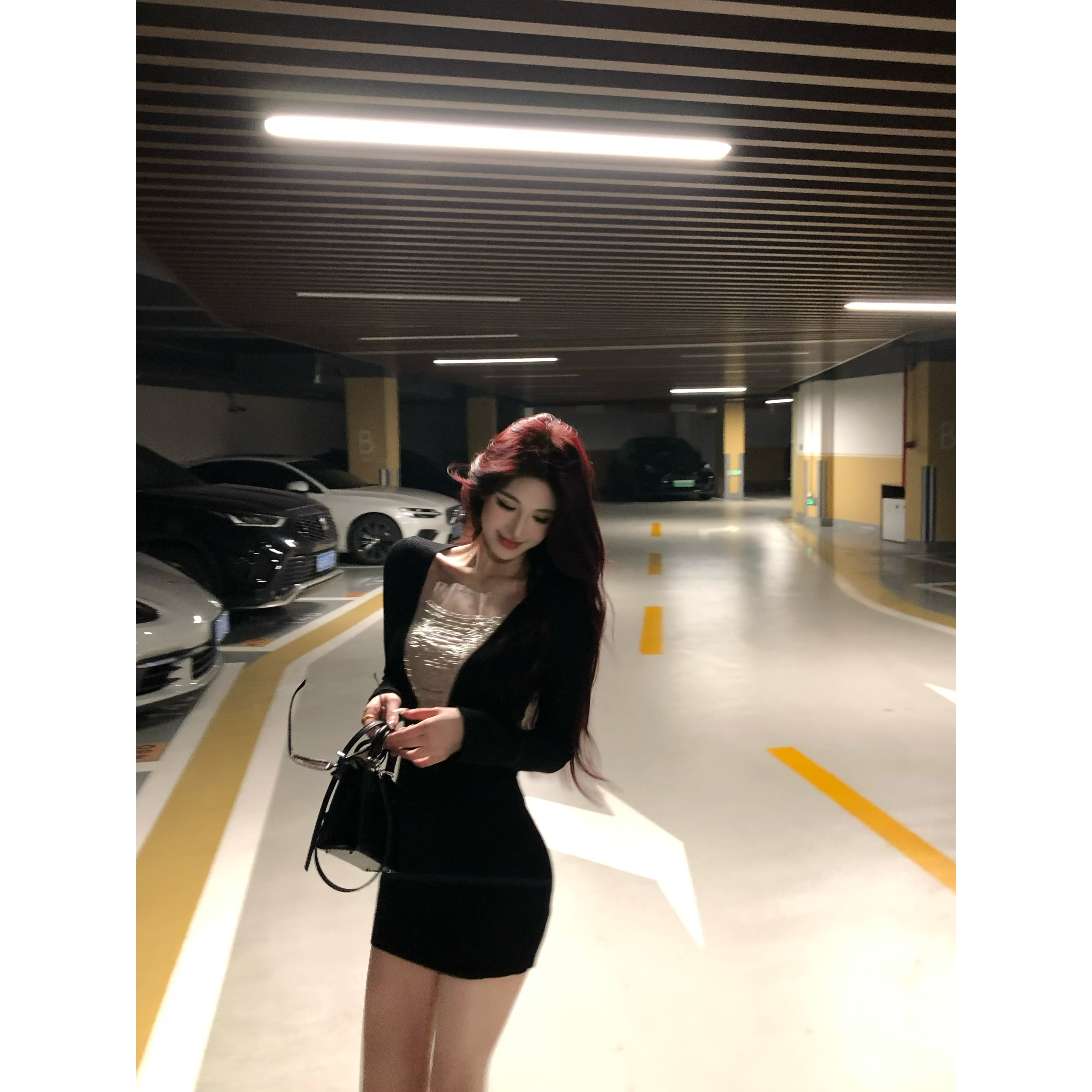 纯欲性感包臀裙子时尚修身显瘦法式小众设计感连衣裙女秋冬F01570