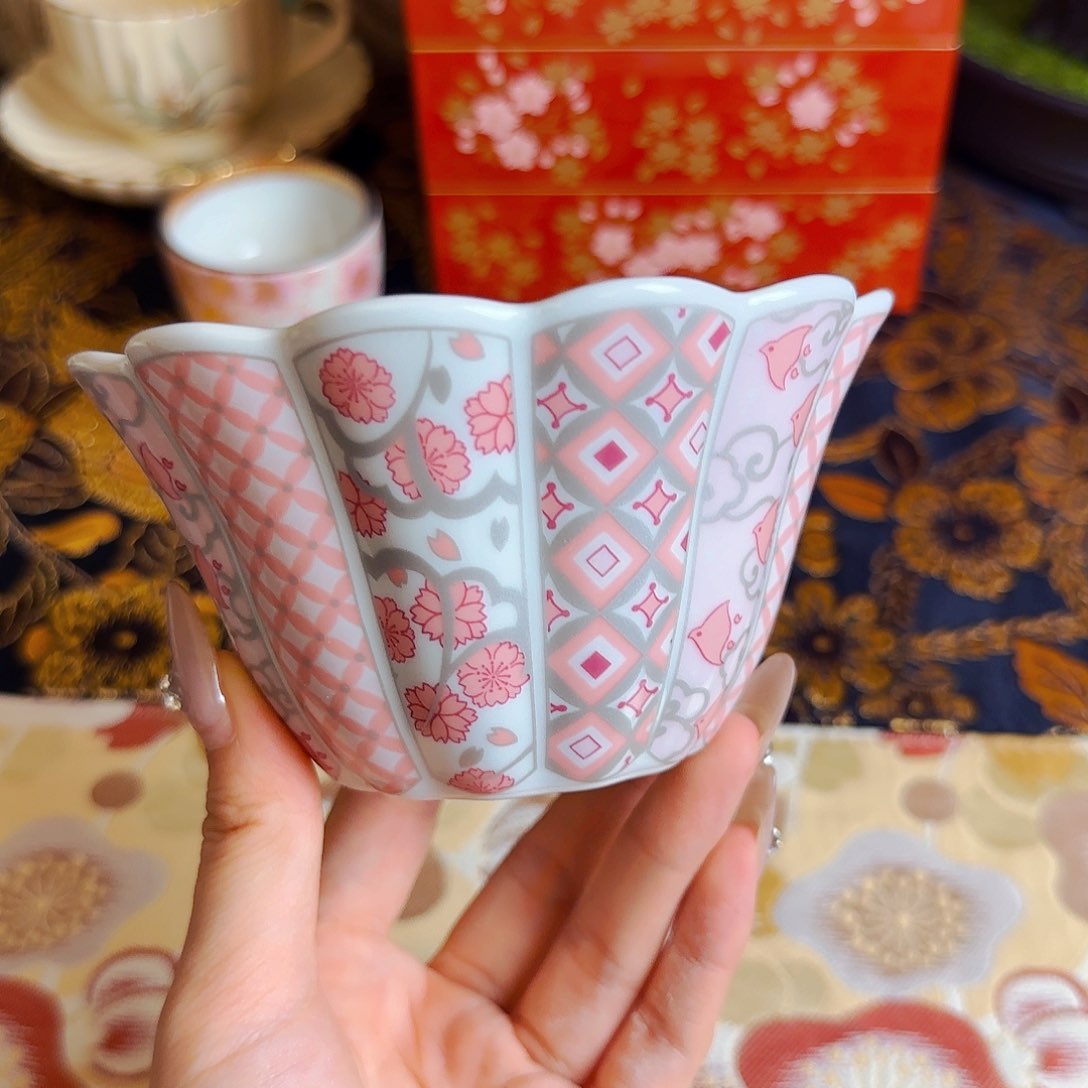 它家茶具瓷器真美！6