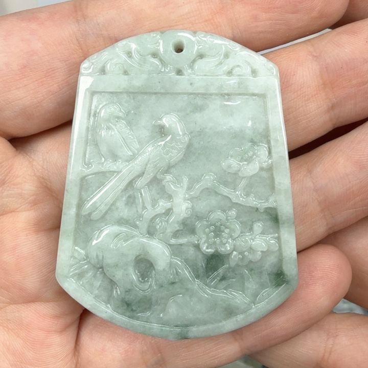 翡翠挂件未镶嵌翡翠