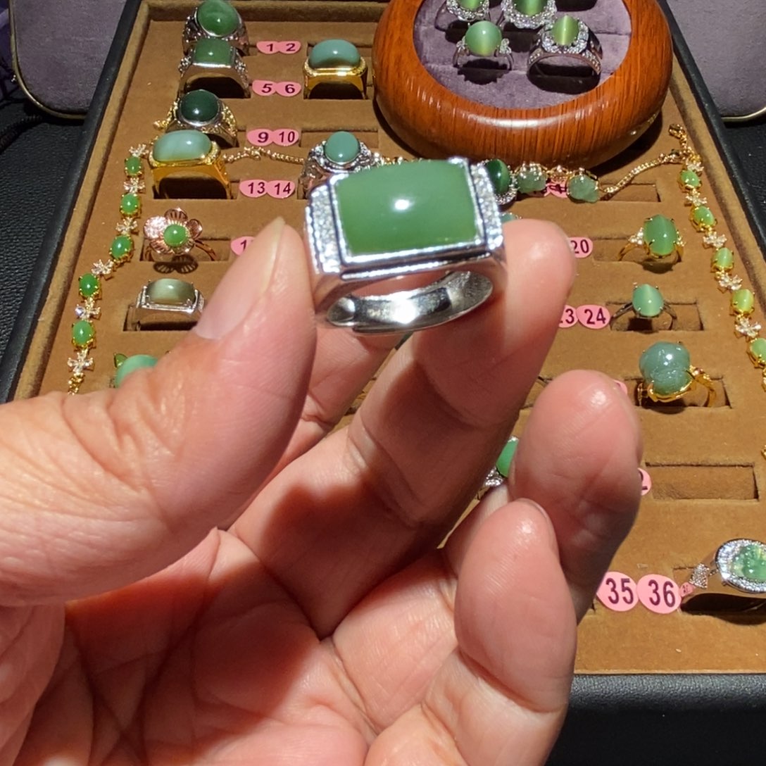 和田玉未镶嵌戒指