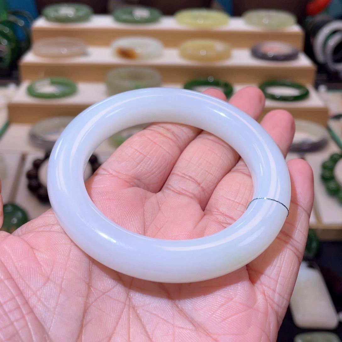 和田玉收藏级白玉手镯57未镶嵌