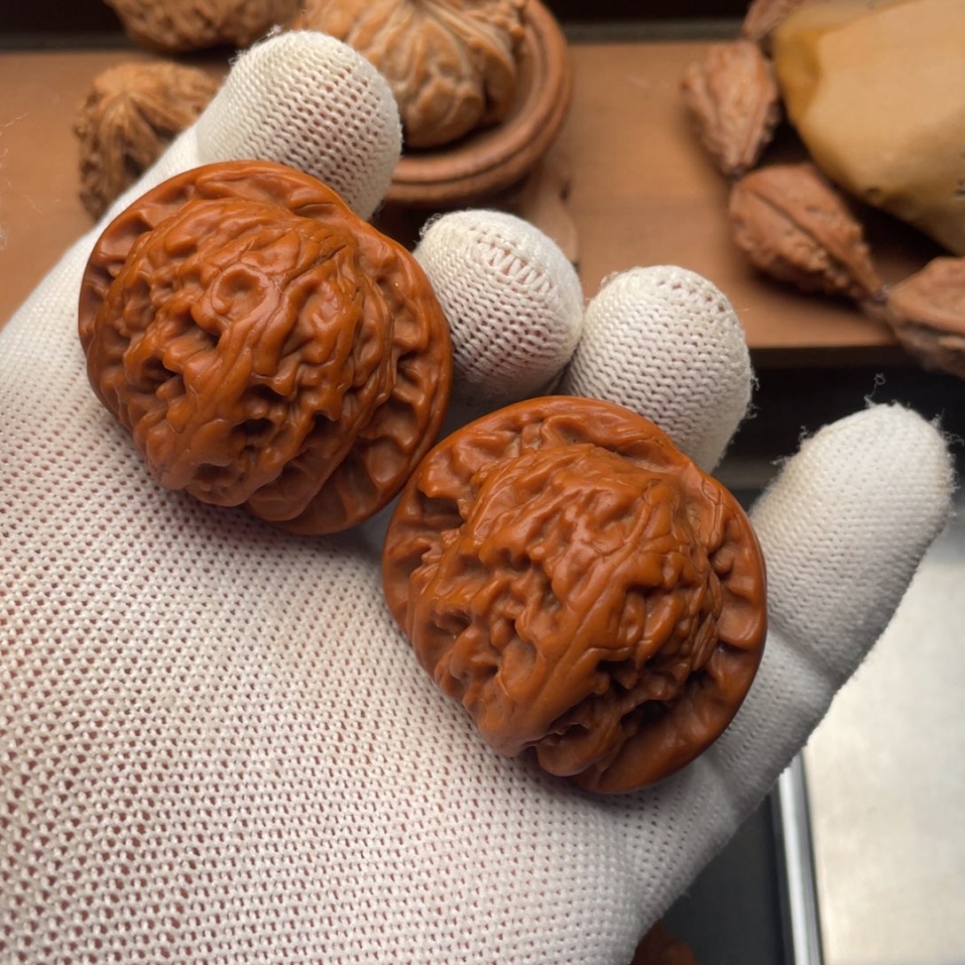 文玩核桃吊坠闷白