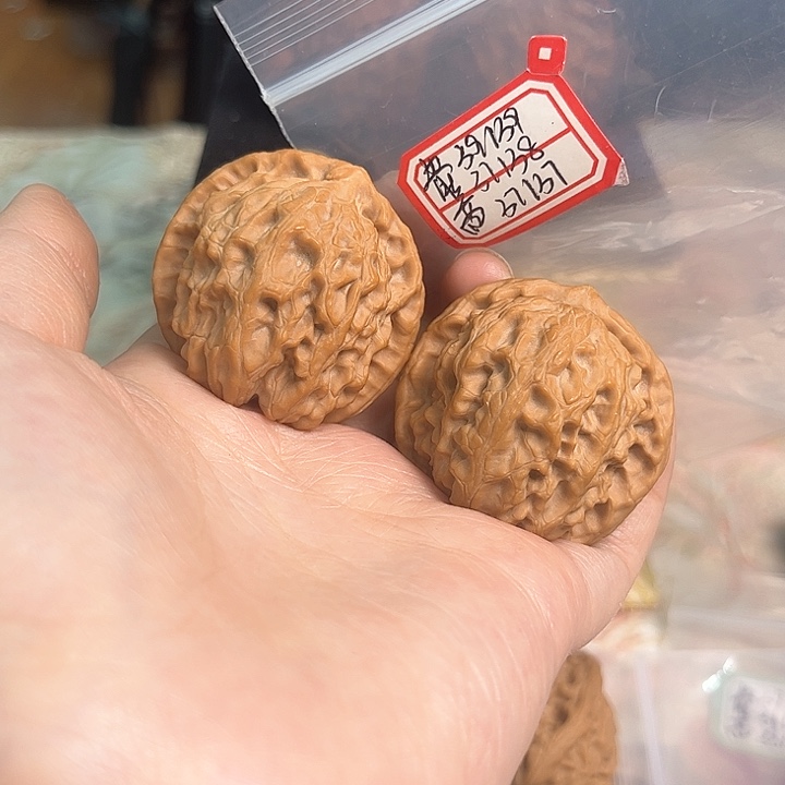 文玩核桃把件非嫁接北京