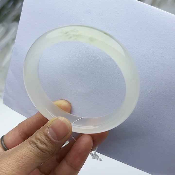 【闪购商品】石英质玉手镯未镶嵌