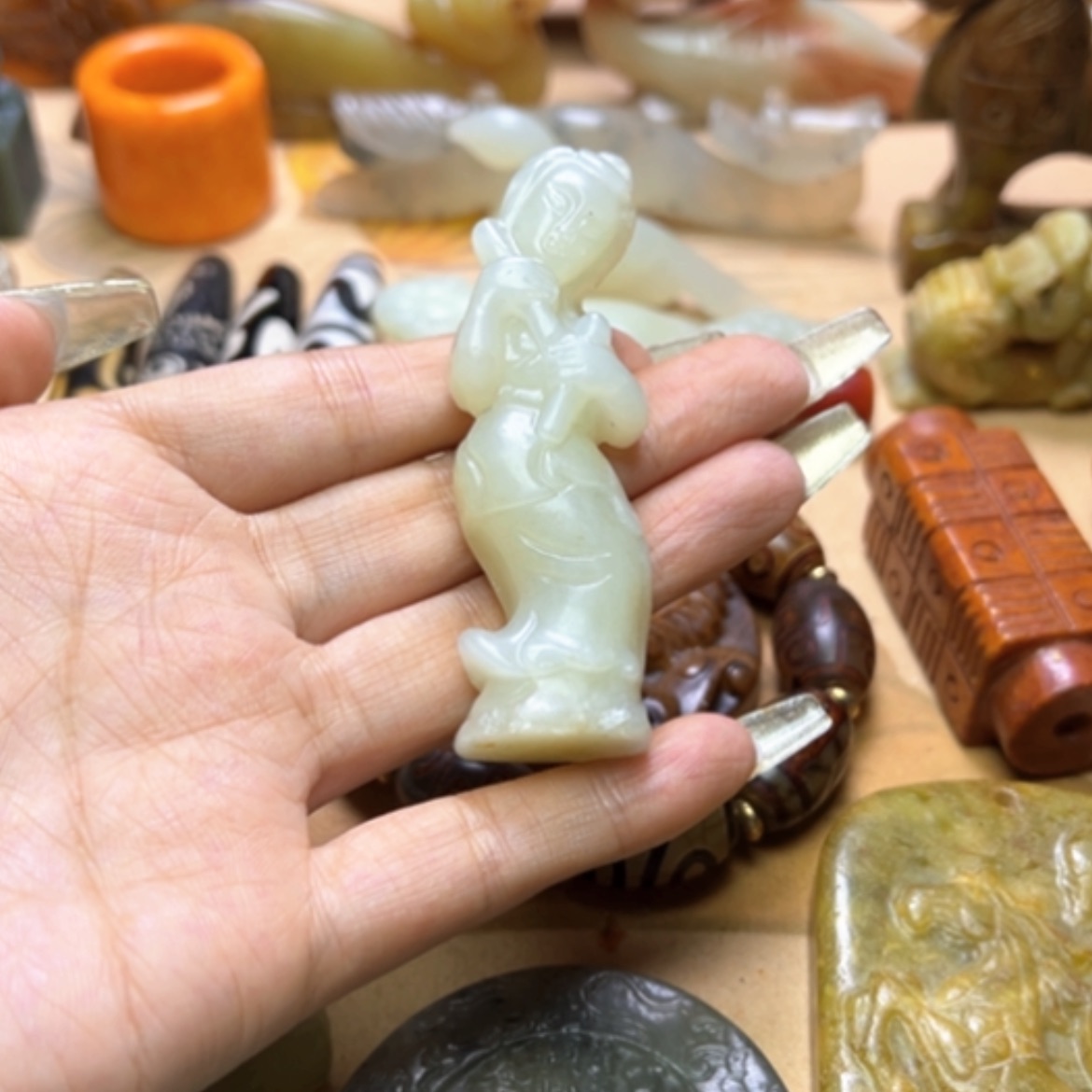 【闪购商品】蛇纹石玉颈饰未镶嵌