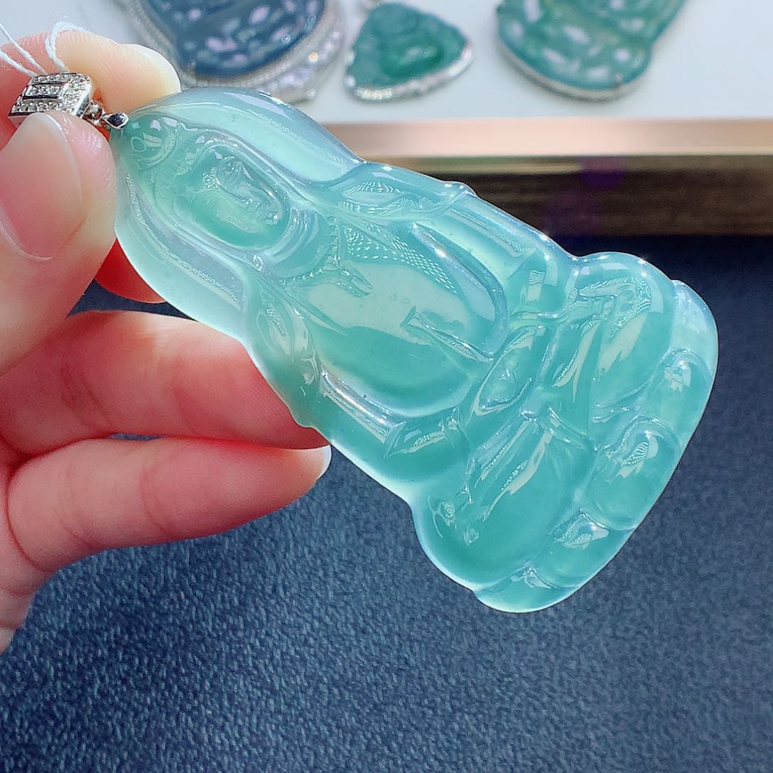 翡翠颈饰未镶嵌翡翠