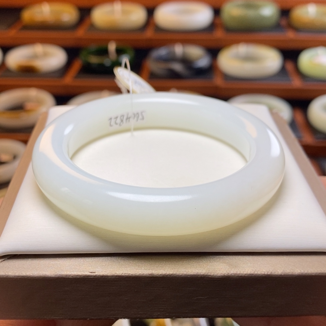 未镶嵌手镯和田玉（白玉）54圈