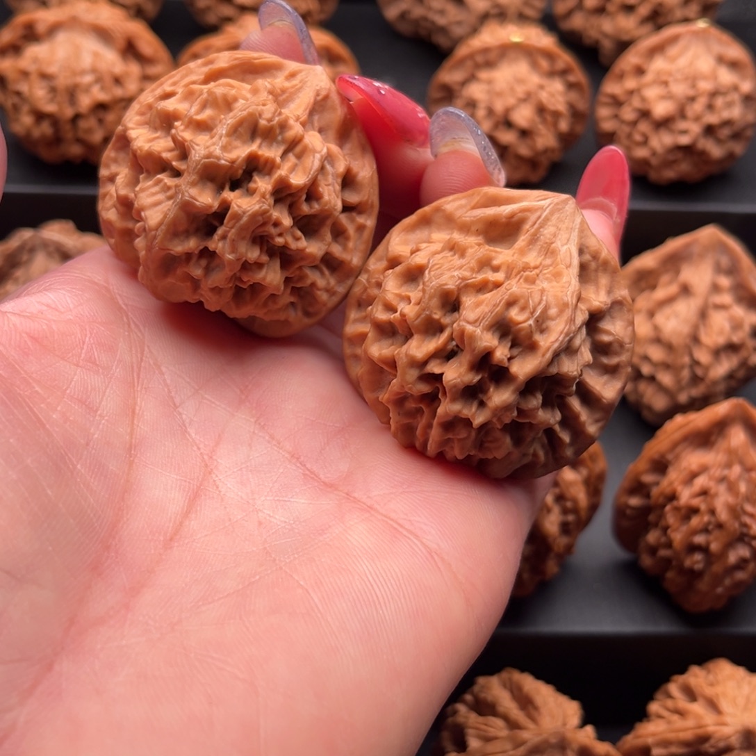 @***否文玩核桃把件大花