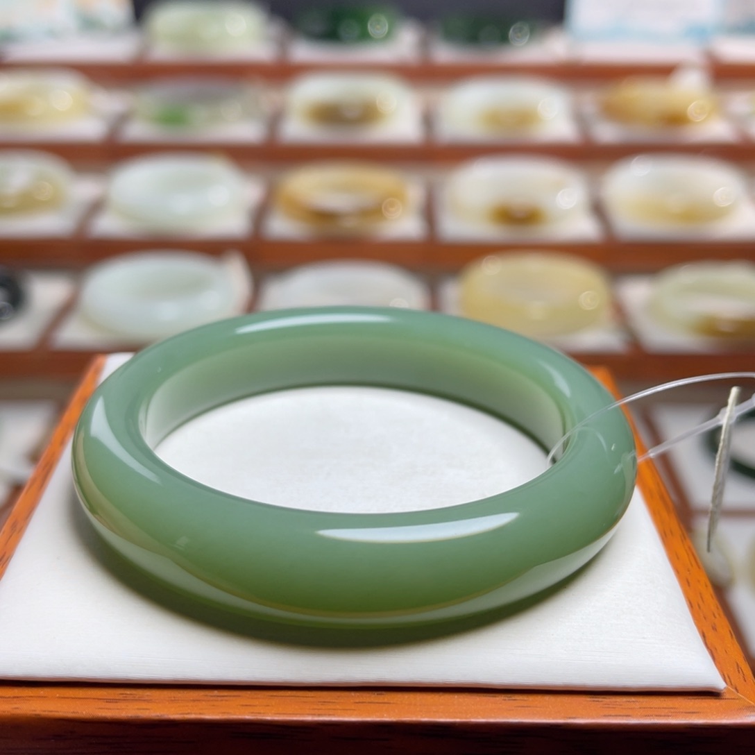 【闪购商品】未镶嵌手镯和田玉手****1