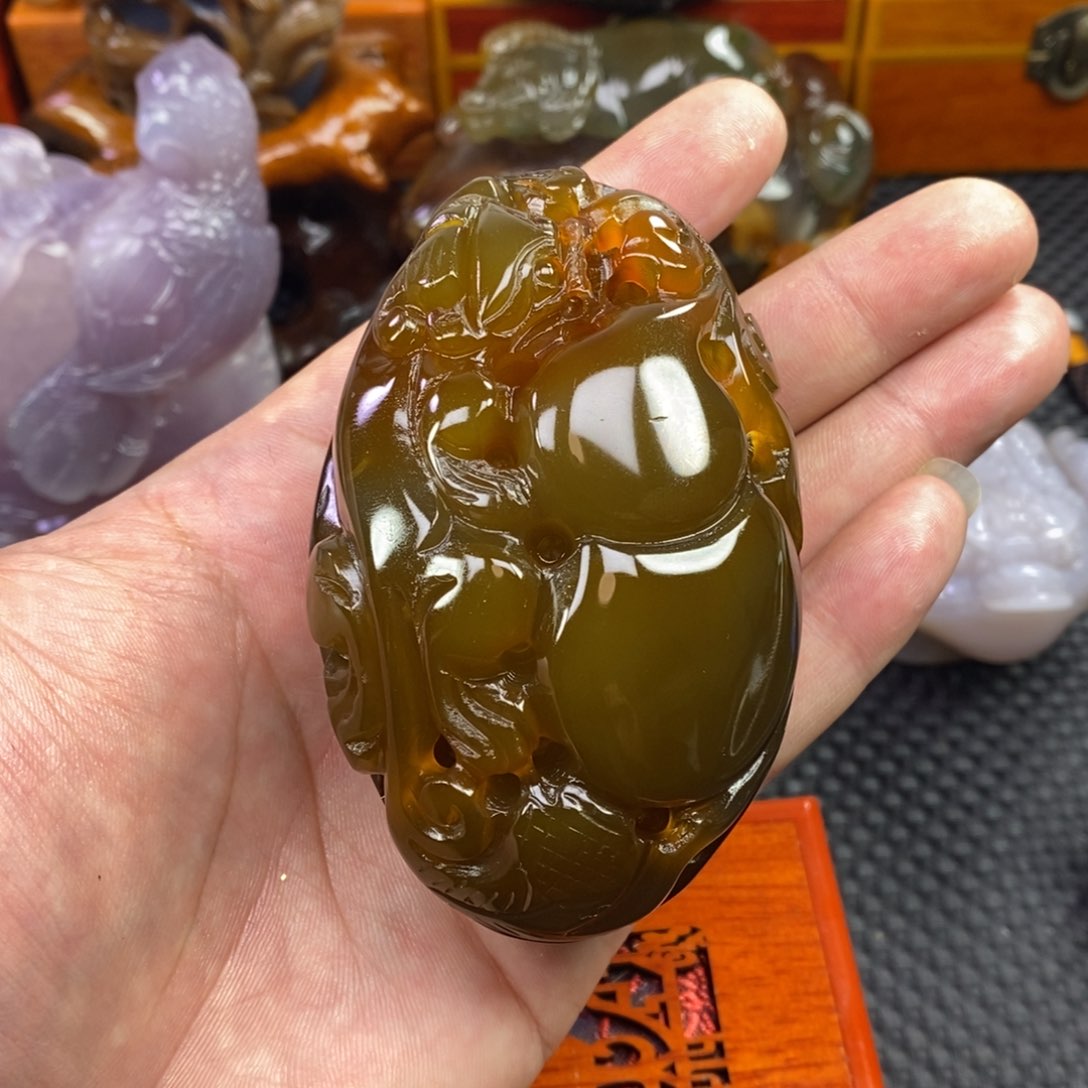 玛瑙/玉髓手把件未镶嵌必*顺