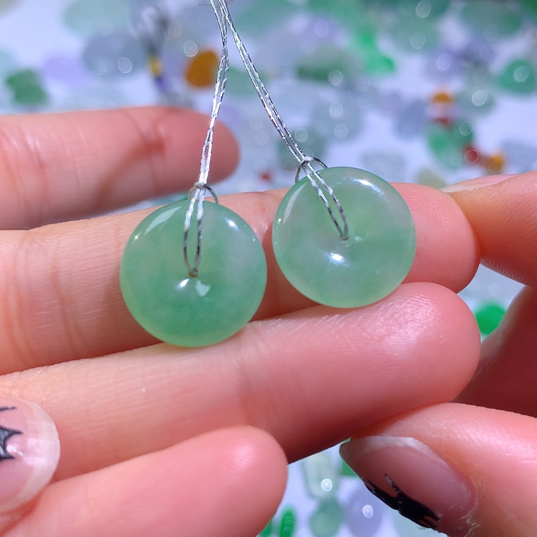 翡翠颈饰未镶嵌扣