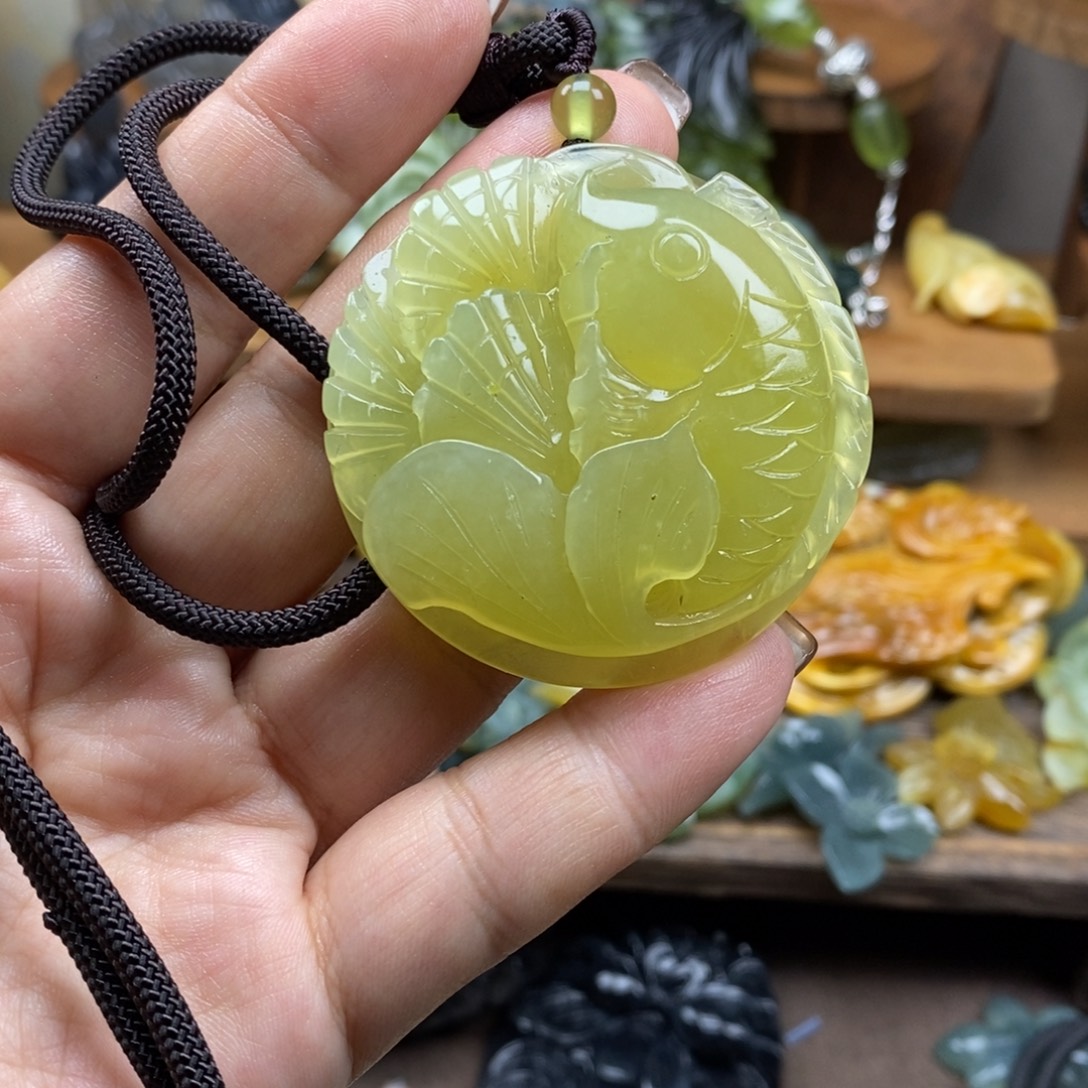 蛇纹石玉未镶嵌吊坠(不含链)