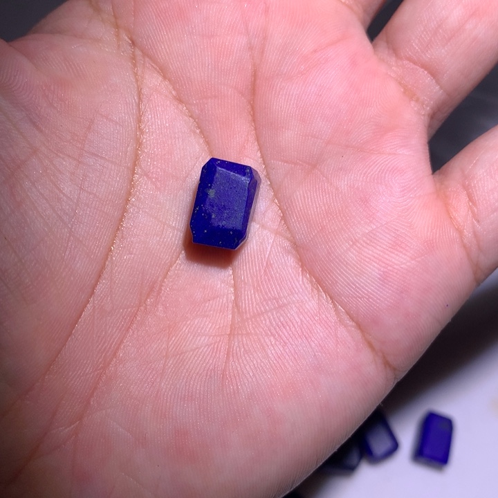 青金石未镶嵌随行