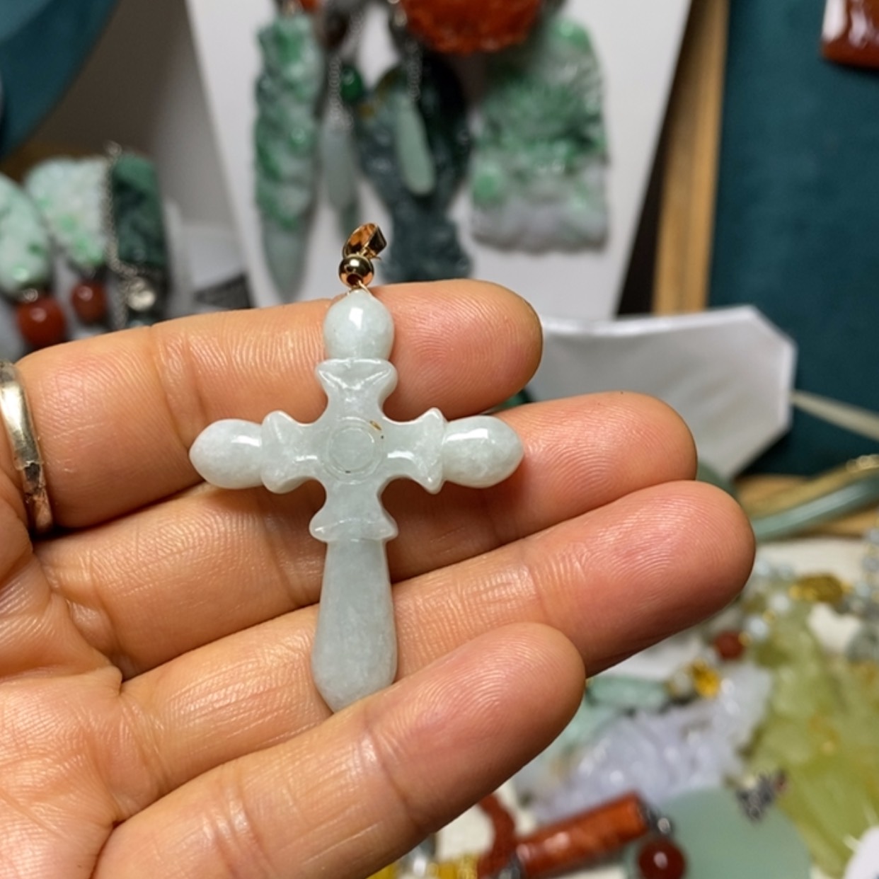 【闪购商品】翡翠吊坠(赠链)未镶嵌