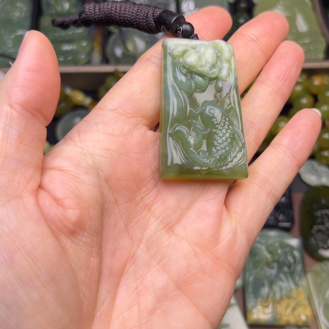 蛇纹石玉未镶嵌吊坠(不含链)