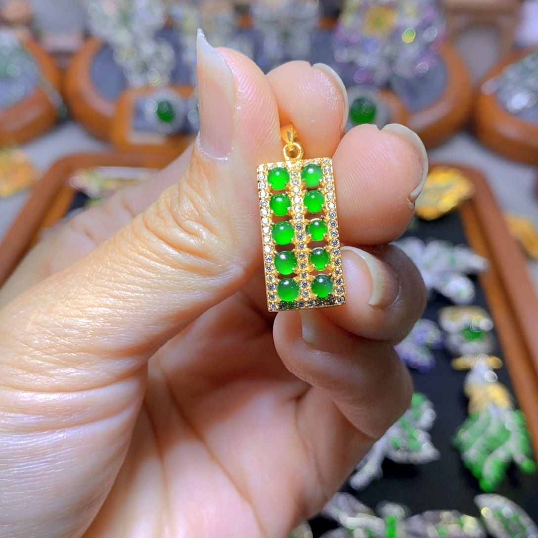 翡翠颈饰银S925镶嵌天然翡翠