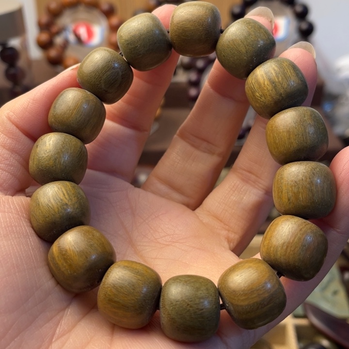 维腊木（绿檀）未*