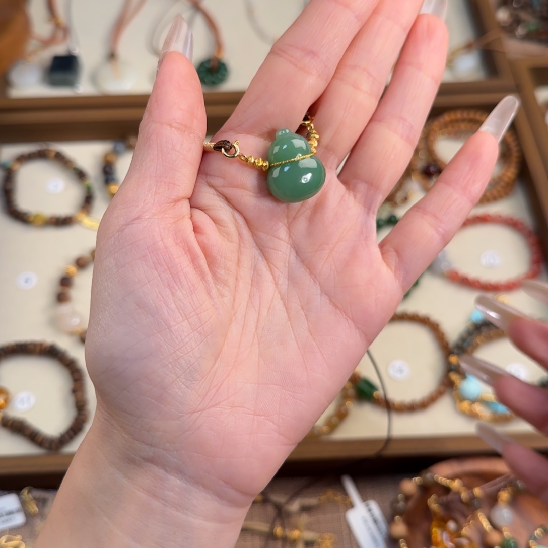 小***界南红玛瑙合金手链