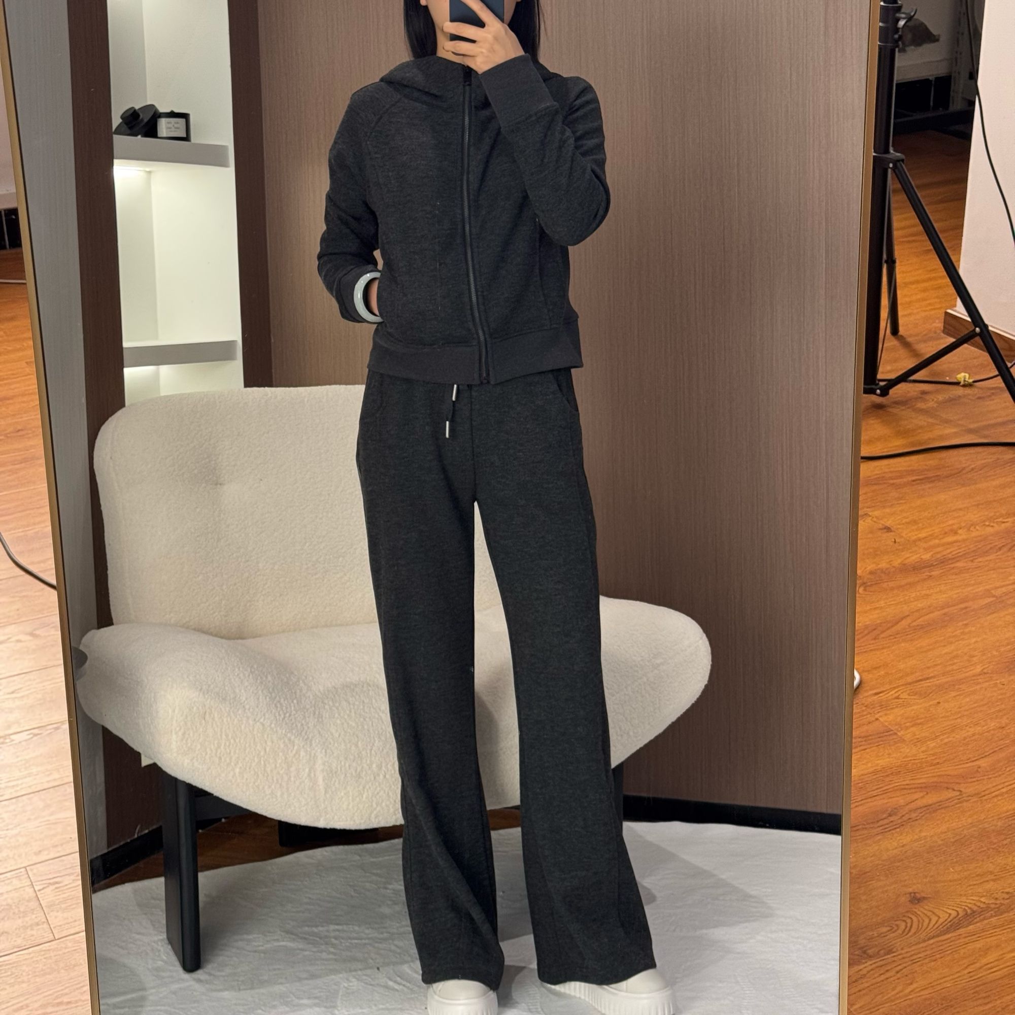 丨珊珊丨云朵肤感软糯亲肤休闲松弛感连帽外套+裤子  30084