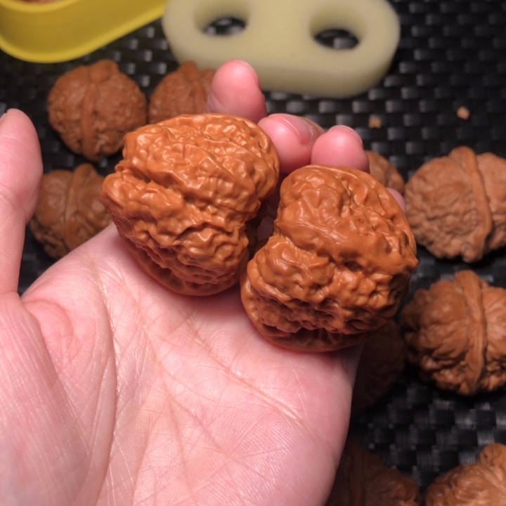 文玩核桃把件蒙**侠四开