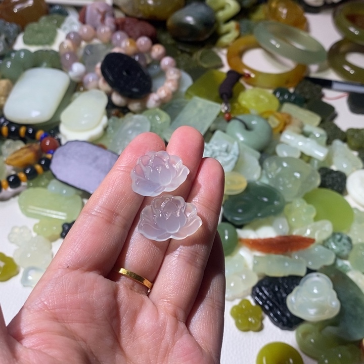 蛇纹石玉合金颈饰