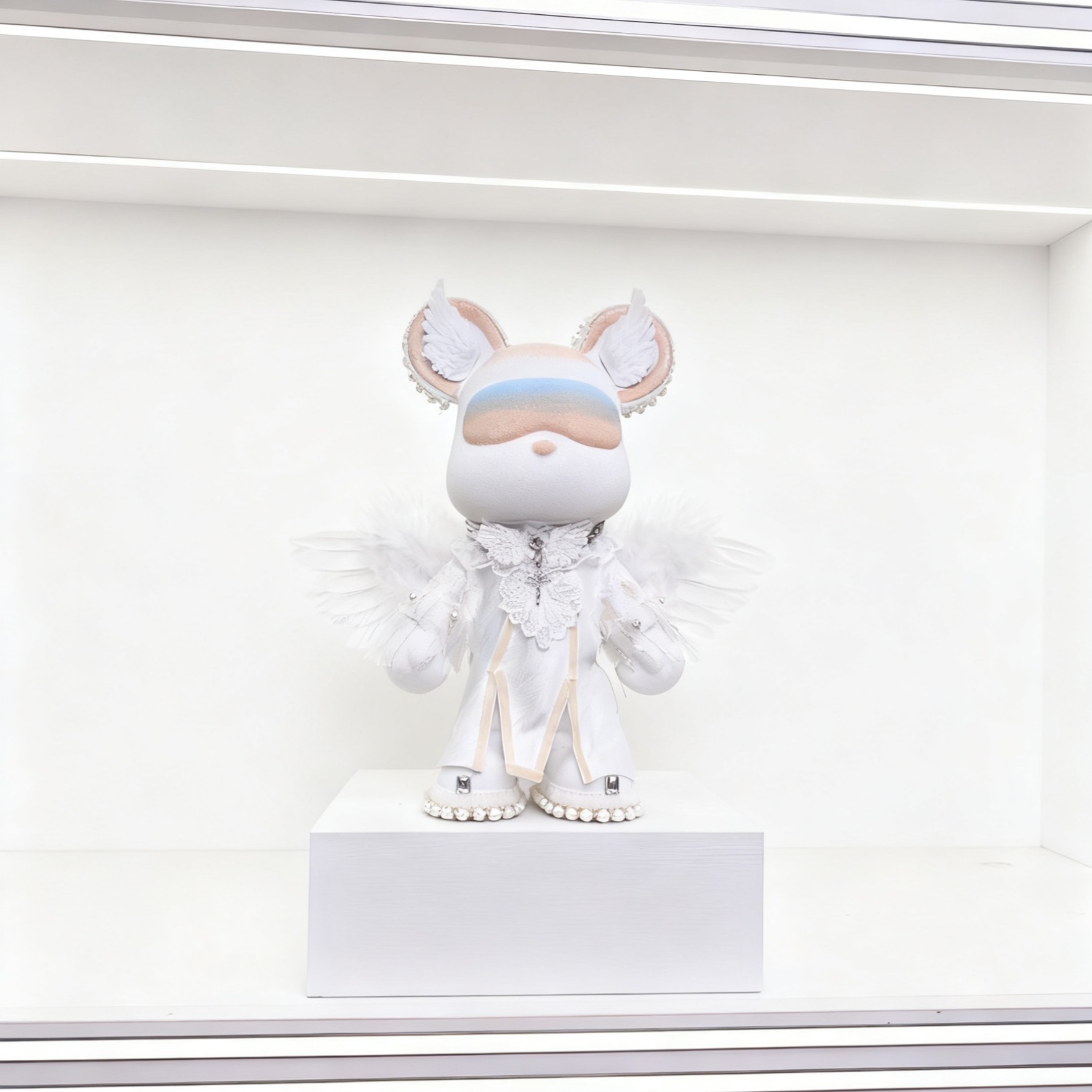     熊猫潮玩   天使   32厘米创意潮玩大号手工摆件潮流摆件精美