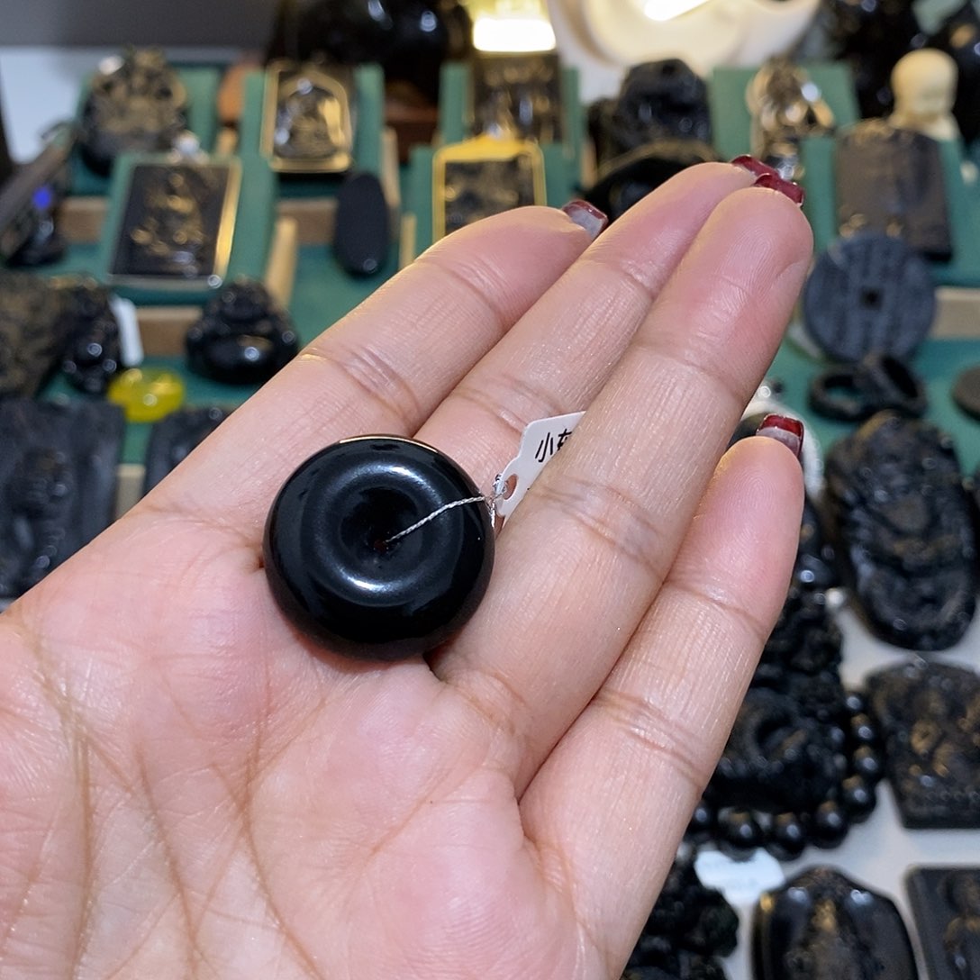 蛇纹石玉颈饰未镶嵌骆*