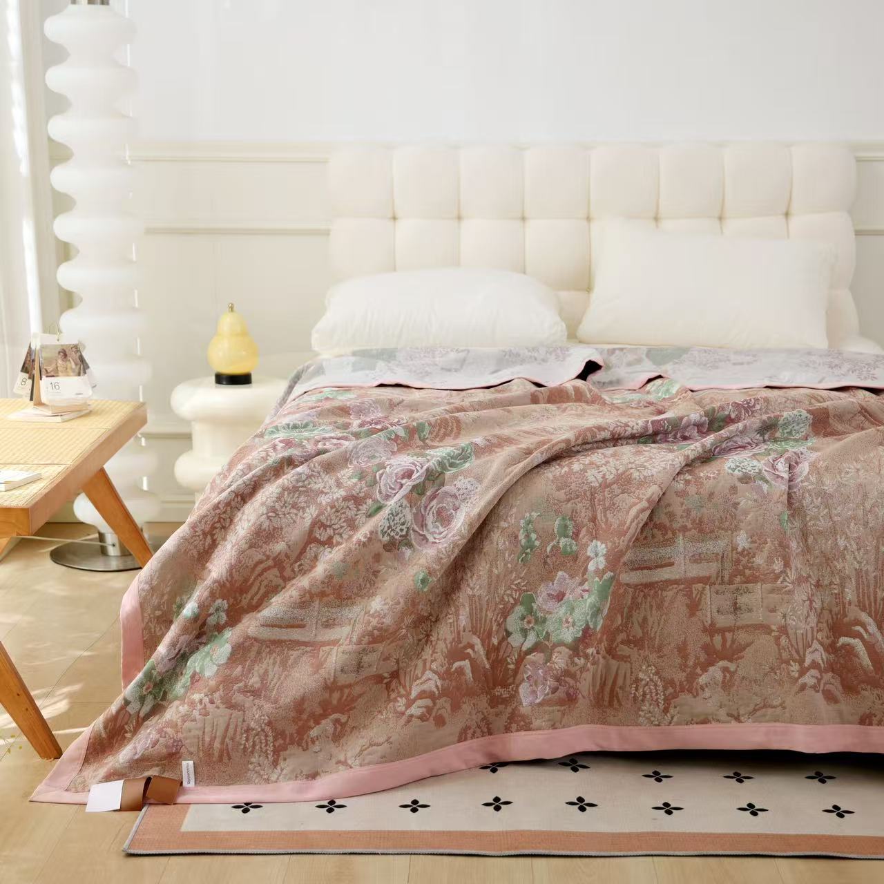 咖色花漫舞--230*250蚕 丝蛋白珍 珠段加厚纱布床盖