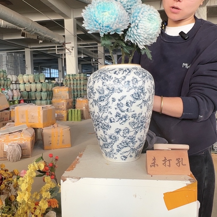 景德镇陶瓷花瓶工厂