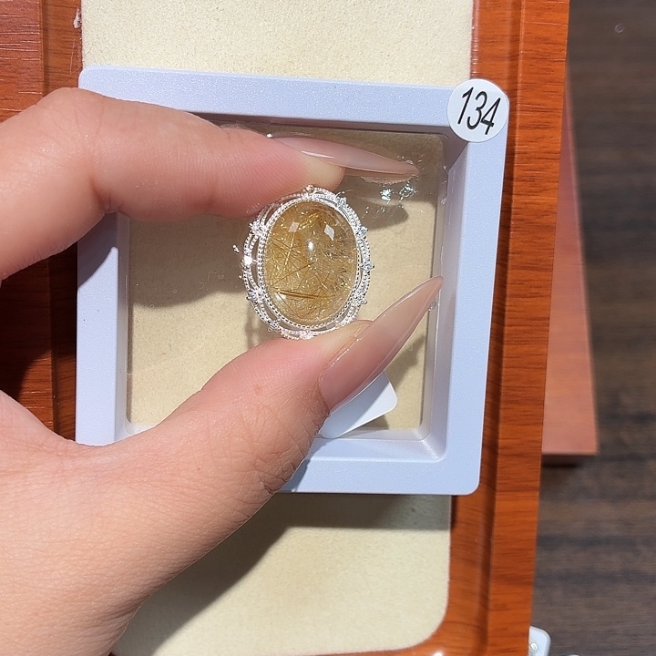 ****寶银S925镶嵌手链水晶