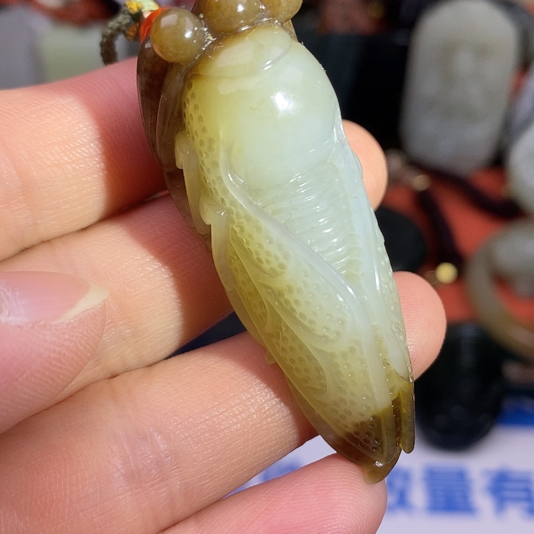 和田玉未镶嵌颈饰一鸣惊人