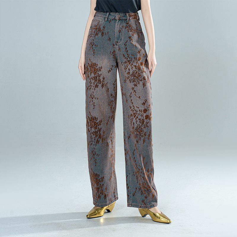 青娘子（松花）刺绣宽松女士百搭休闲直筒牛仔裤61506