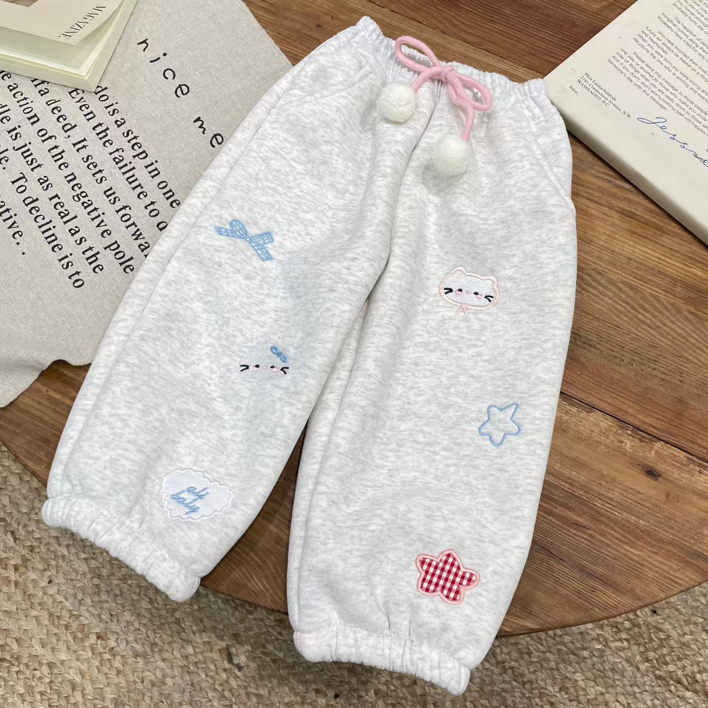 【超级爆款猫咪】25冬女宝百搭加厚羊驼绒刺绣卫裤束脚裤D1806