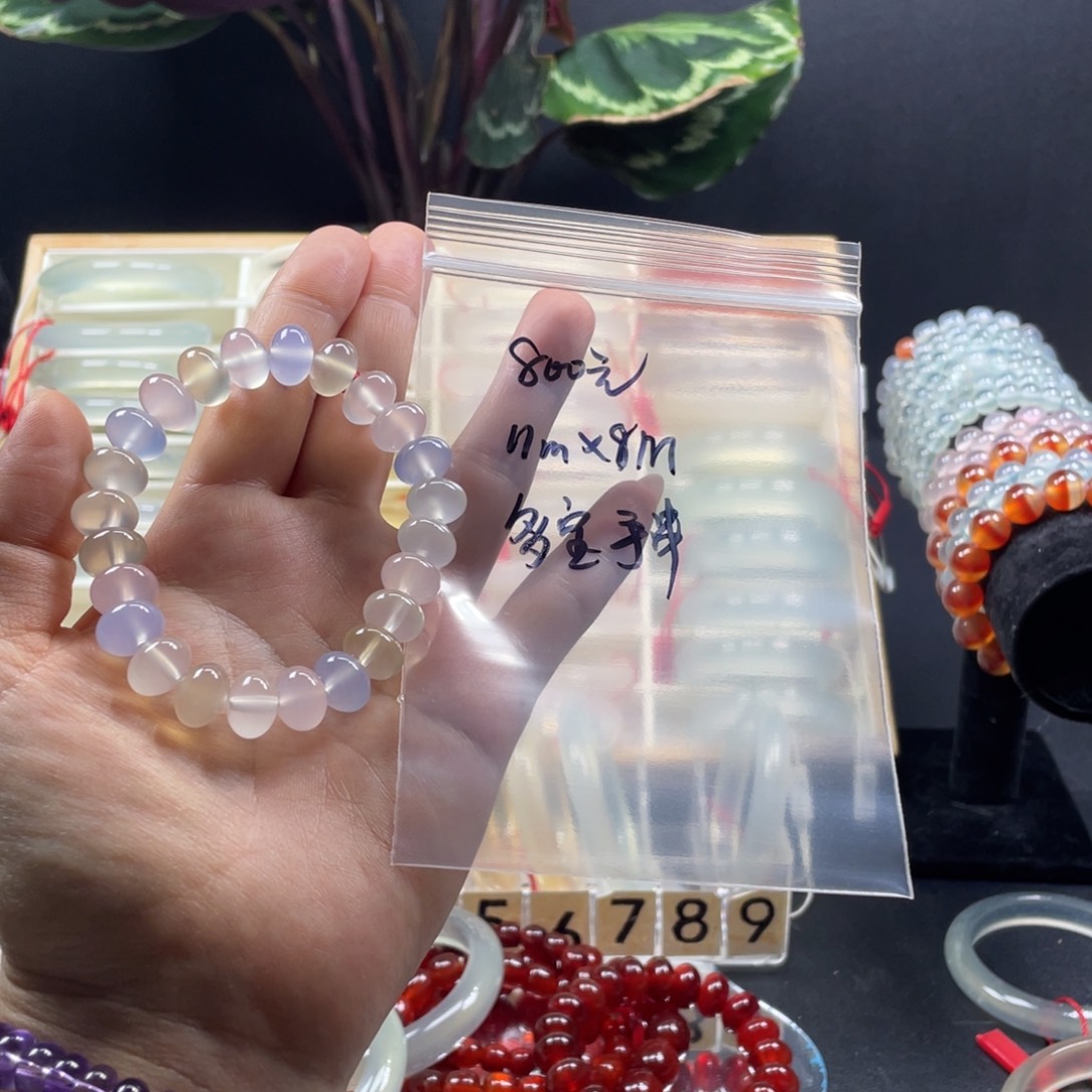 玛瑙/玉髓手串未镶嵌V****女