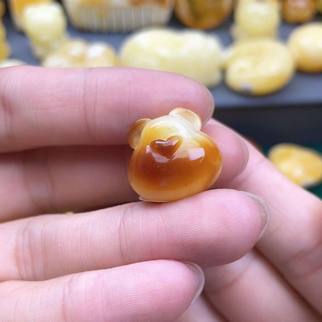 琥珀裸石未镶嵌蜜蜡