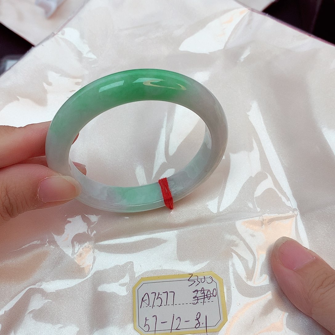 翡翠未镶嵌手镯缅甸翡翠