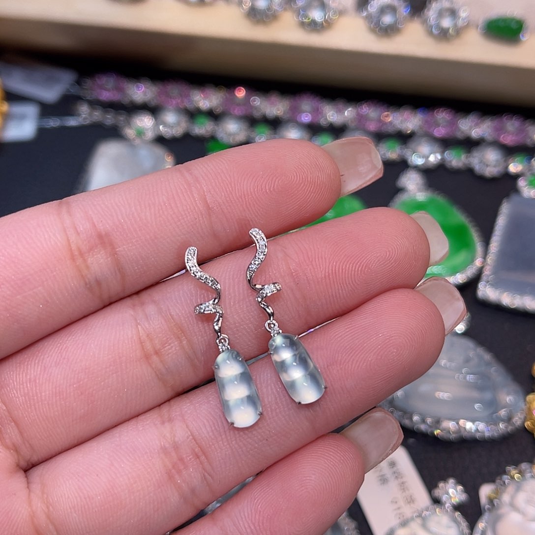 翡翠18K金镶嵌耳饰豆子