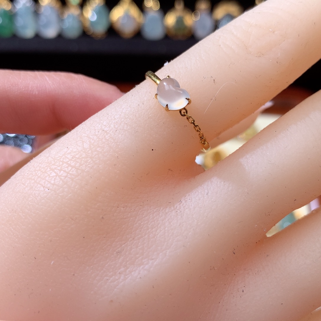 翡翠颈饰18K金镶嵌翡翠