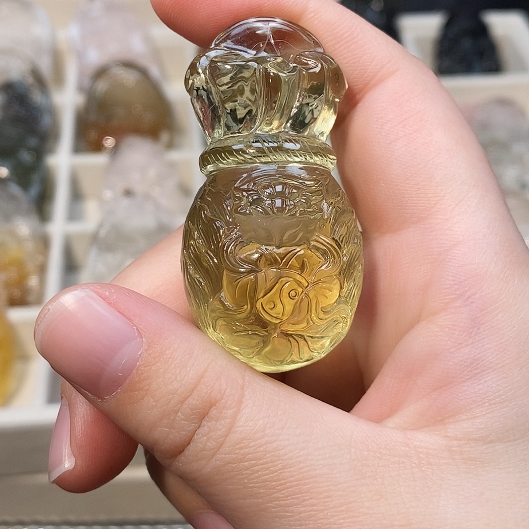 颈饰未镶嵌水晶黄水