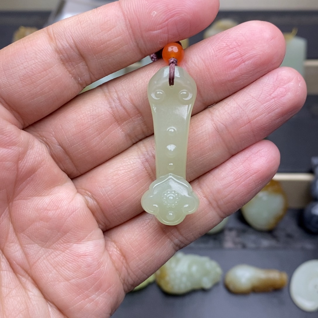 和田玉颈饰未镶嵌