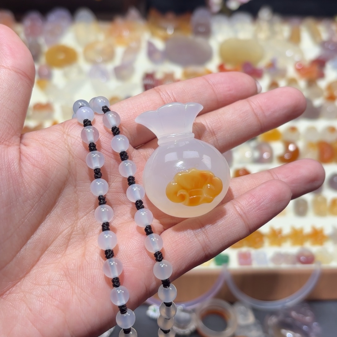 不***！玛瑙/玉髓未镶嵌颈饰