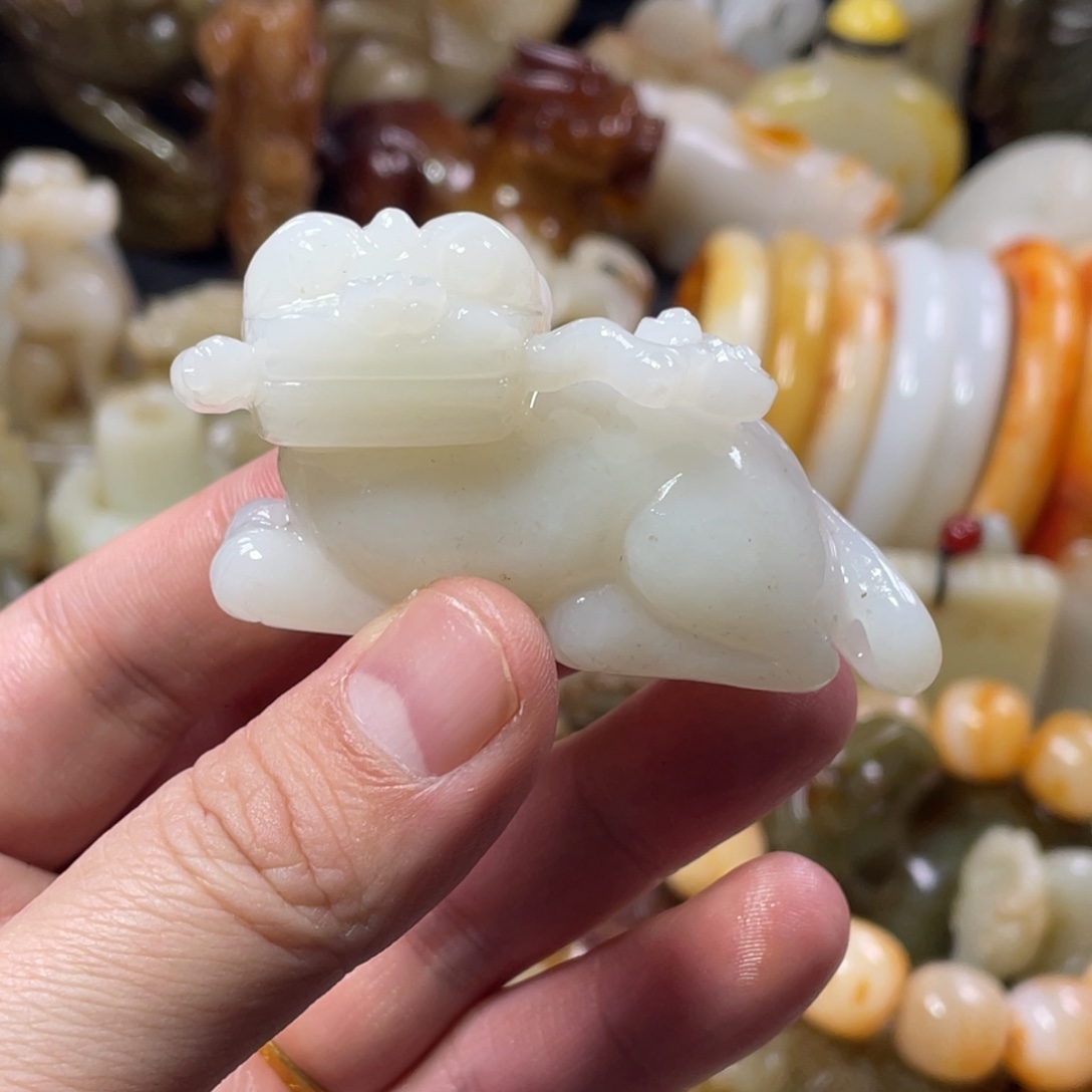 无***）和田玉未镶嵌把件