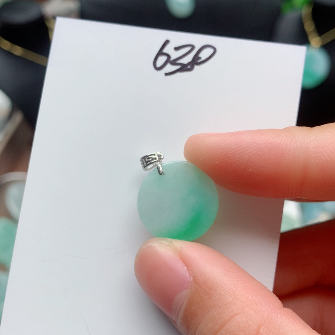 翡翠颈饰银S925镶嵌吊坠