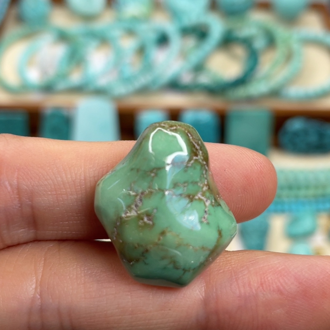 绿松石未镶嵌挂件