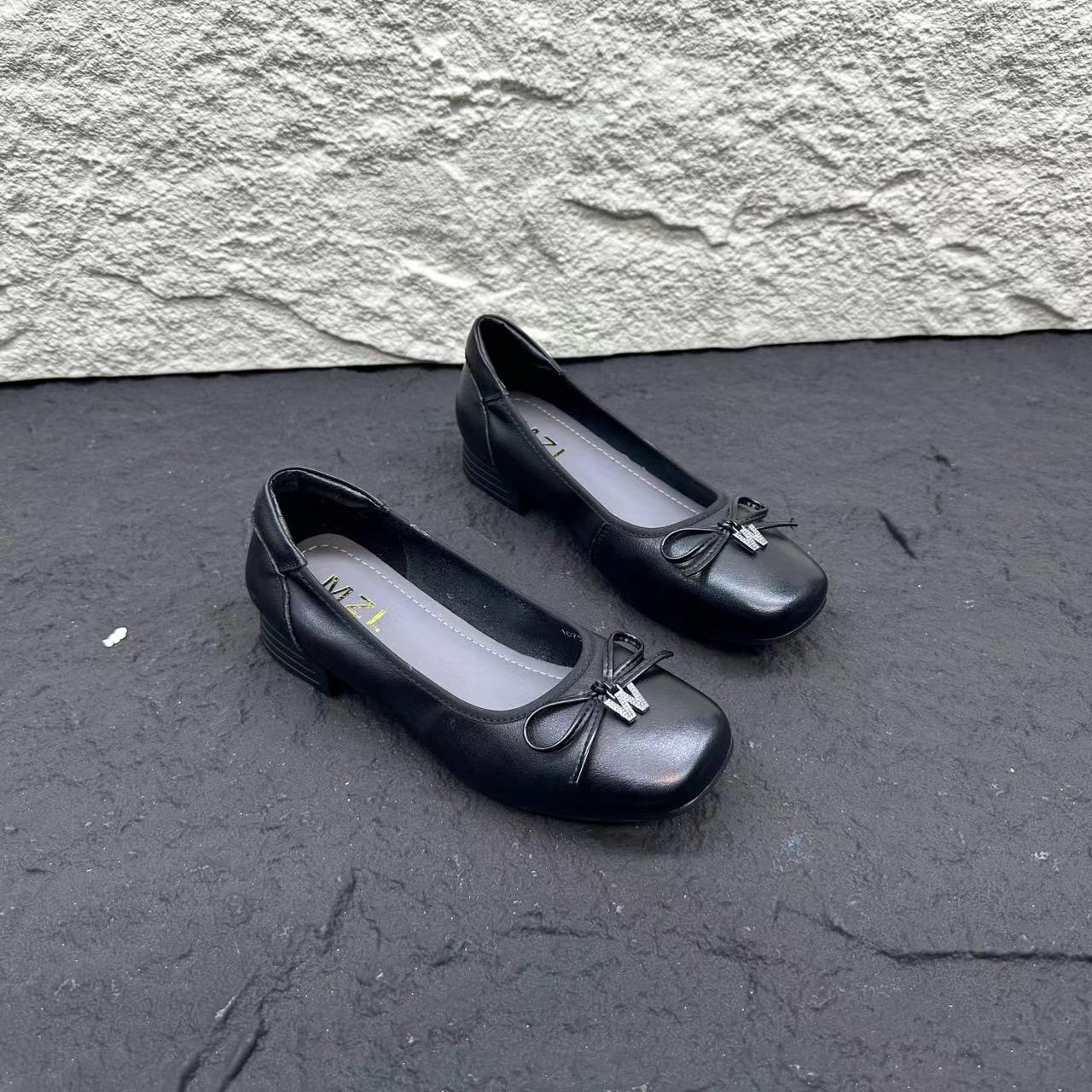 春季新款低跟舒适单鞋女时尚女鞋软底百搭休闲鞋 Y 检 1075